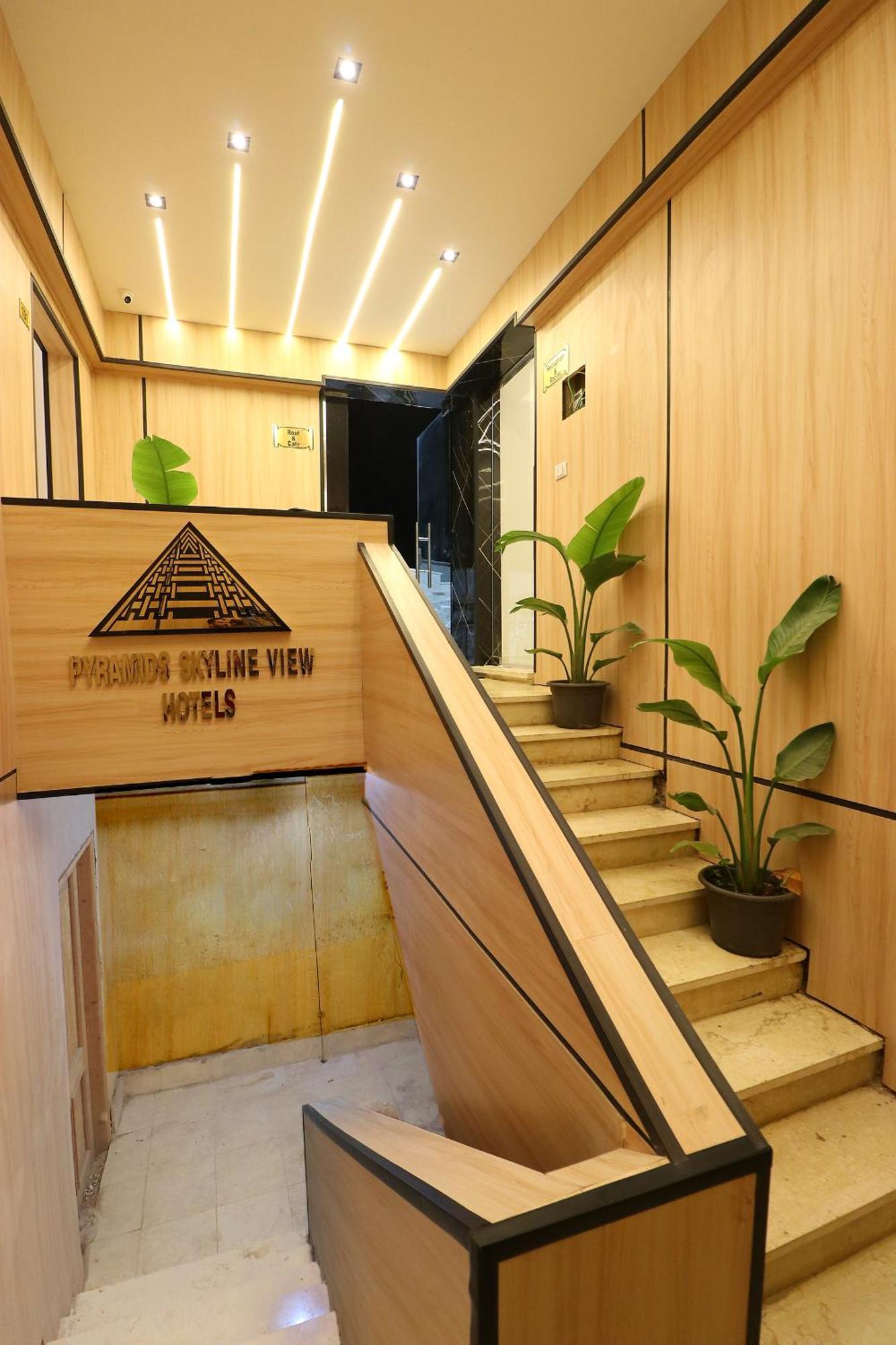 Hotel Pyramids Skyline Cairo